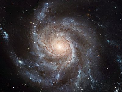 Foto der Spiralgalaxie Messier 101 vom Hubble-Weltraumteleskop